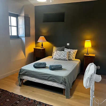 לינה וארוחת בוקר Maison Gally Historic Luxury קרקסון