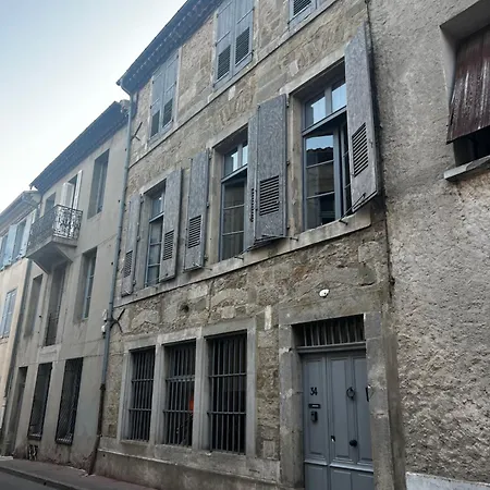 לינה וארוחת בוקר Maison Gally Historic Luxury קרקסון